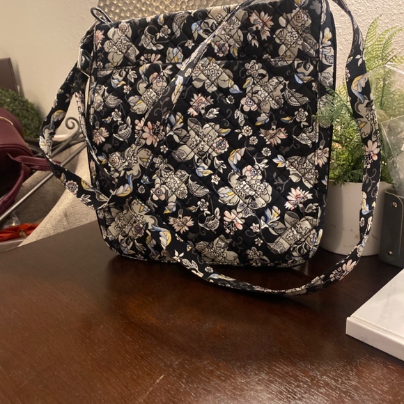 Iconic Triple Zip Hipster Vera Bradley - Picture 3 of 6